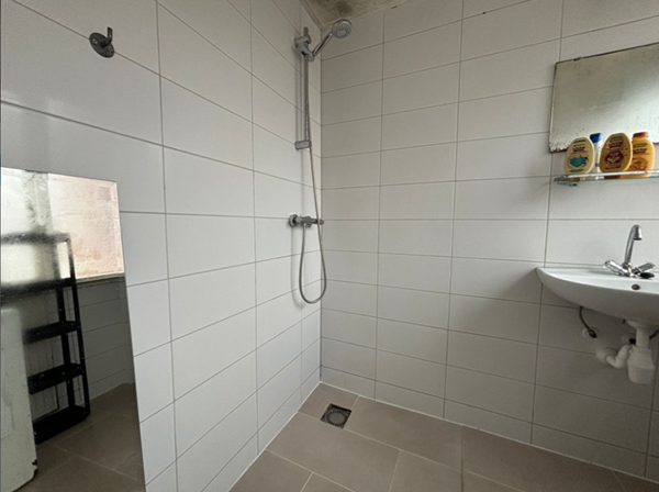 Medium property photo - Korreweg 111B, 9714 AE Groningen